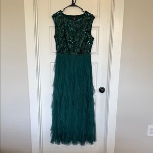 Elegant Sleeveless Green Maxi Dress
